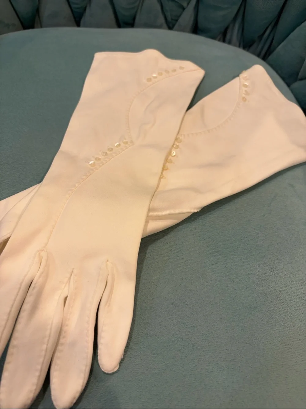 Classic Women's Cream/White Dress Gloves with Decorative Buttons